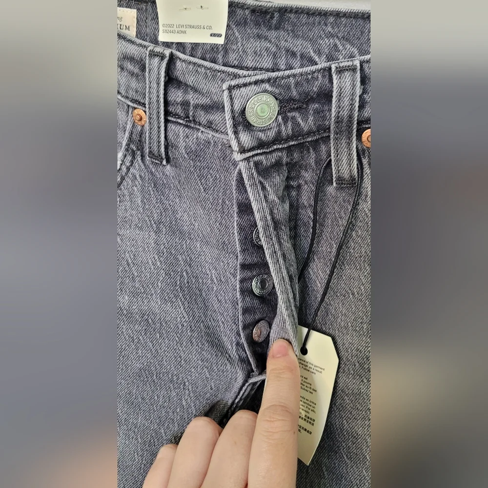 Levi's Womens 501 Original Distressed Grey Wash High Waist Straight Leg NWT 24 - Picture 3 of 6